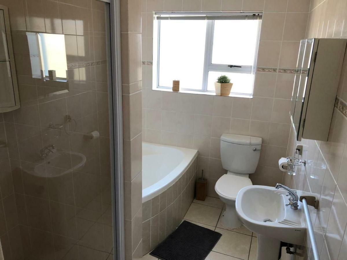 'On Point' Beach House - Jeffreys Bay Bagian luar foto