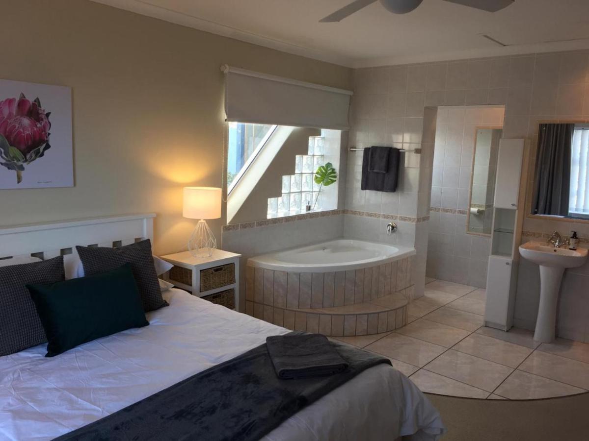 'On Point' Beach House - Jeffreys Bay Bagian luar foto