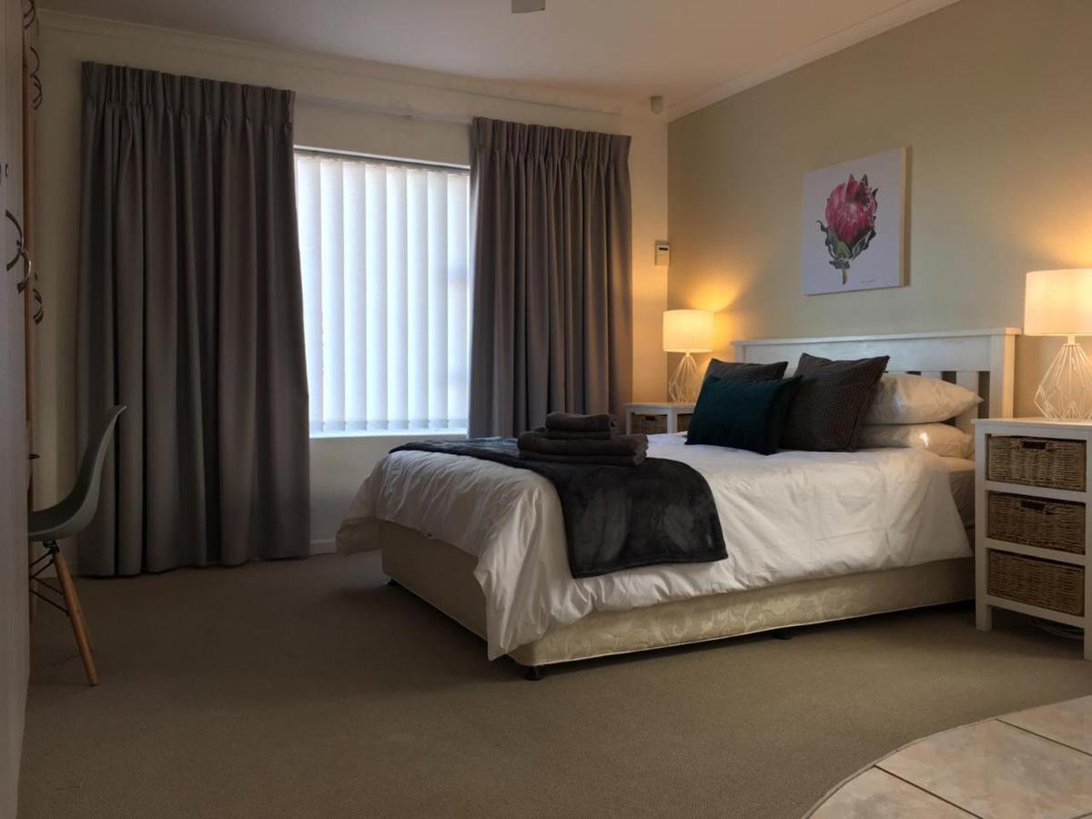 'On Point' Beach House - Jeffreys Bay Bagian luar foto
